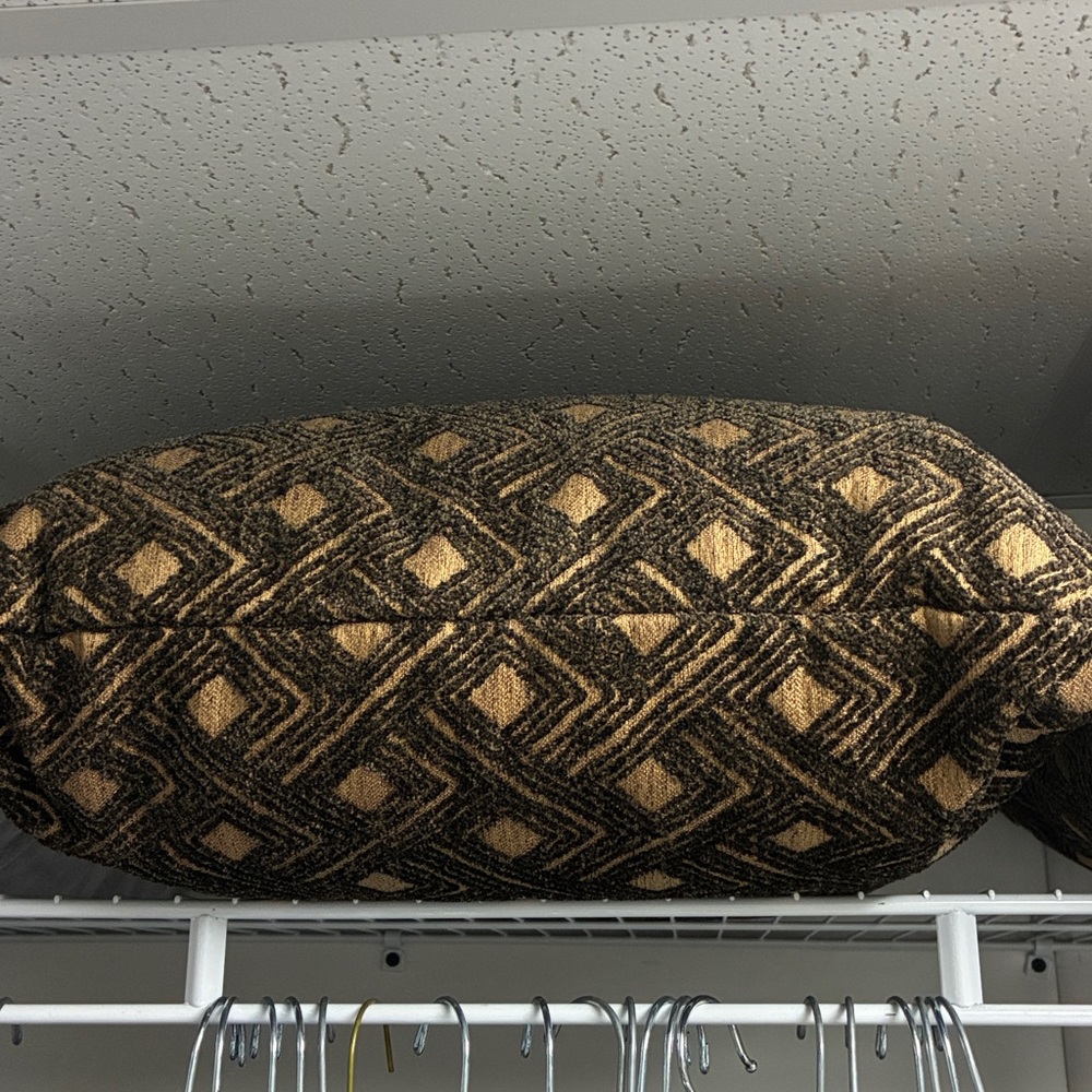 🆕geometric patterned pillows(2) - Picture 3 of 3